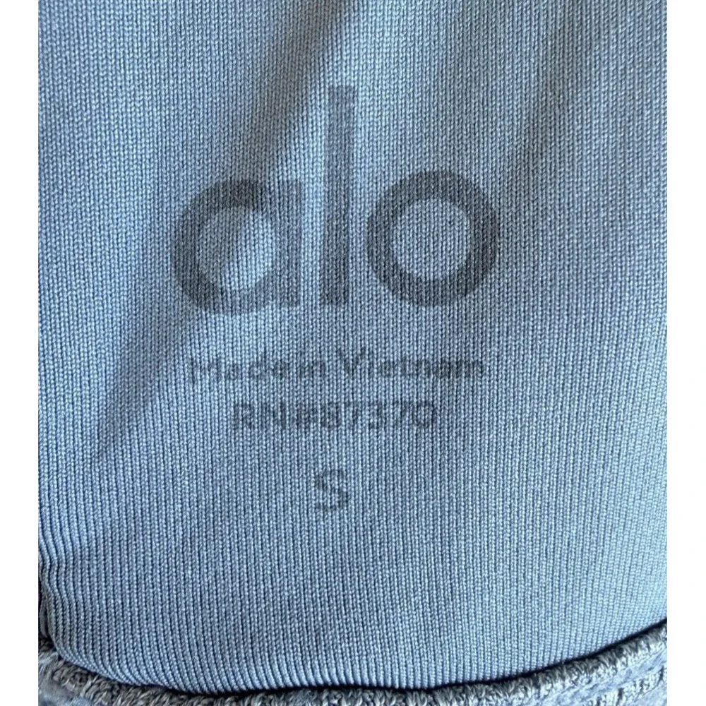 Alo Yoga Alosoft Lavish Sports Bra S Gray Strappy Back Ribbed Athleisure Gym